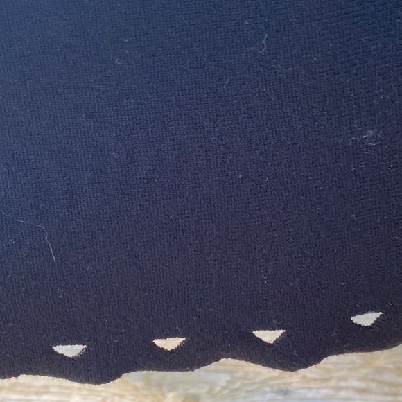 Ann Taylor Dress Black Knit Sleeveless Scoop Neck Size M Scalloped Hem NWT $129 - Picture 4 of 12